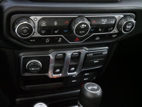 Used 2021 Jeep Wrangler Sport S image 23