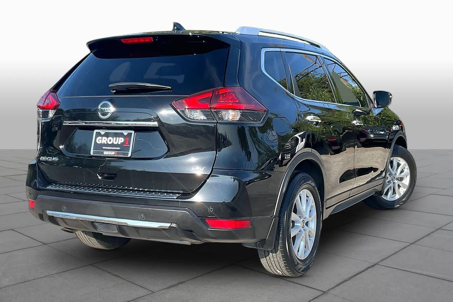 Used 2020 Nissan Rogue SV FWD image 13