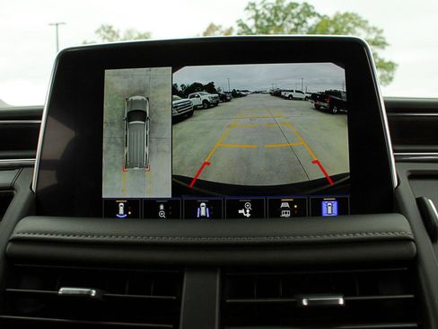 Used 2022 Chevrolet Tahoe Z71 w/ Luxury Package image 23