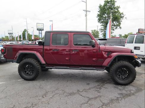 Used 2021 Jeep Gladiator Sport image 2