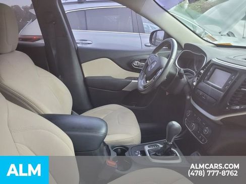 Used 2017 Jeep Cherokee Latitude w/ Safety/Convenience Group image 19