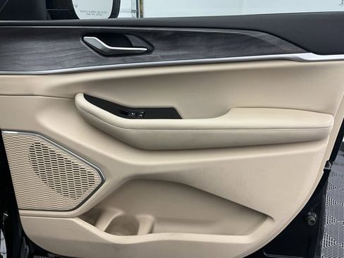 Used 2021 Jeep Grand Cherokee L Limited image 14