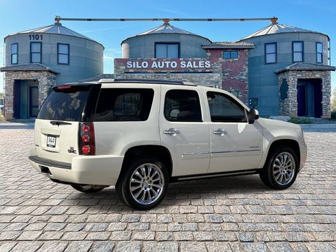Used 2014 GMC Yukon Denali AWD/4WD image 5