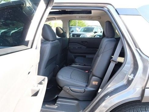 Certified 2025 Nissan Pathfinder SV w/ SV Premium Package FWD image 24