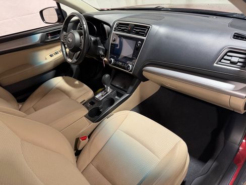 Used 2019 Subaru Outback 2.5i Premium image 13