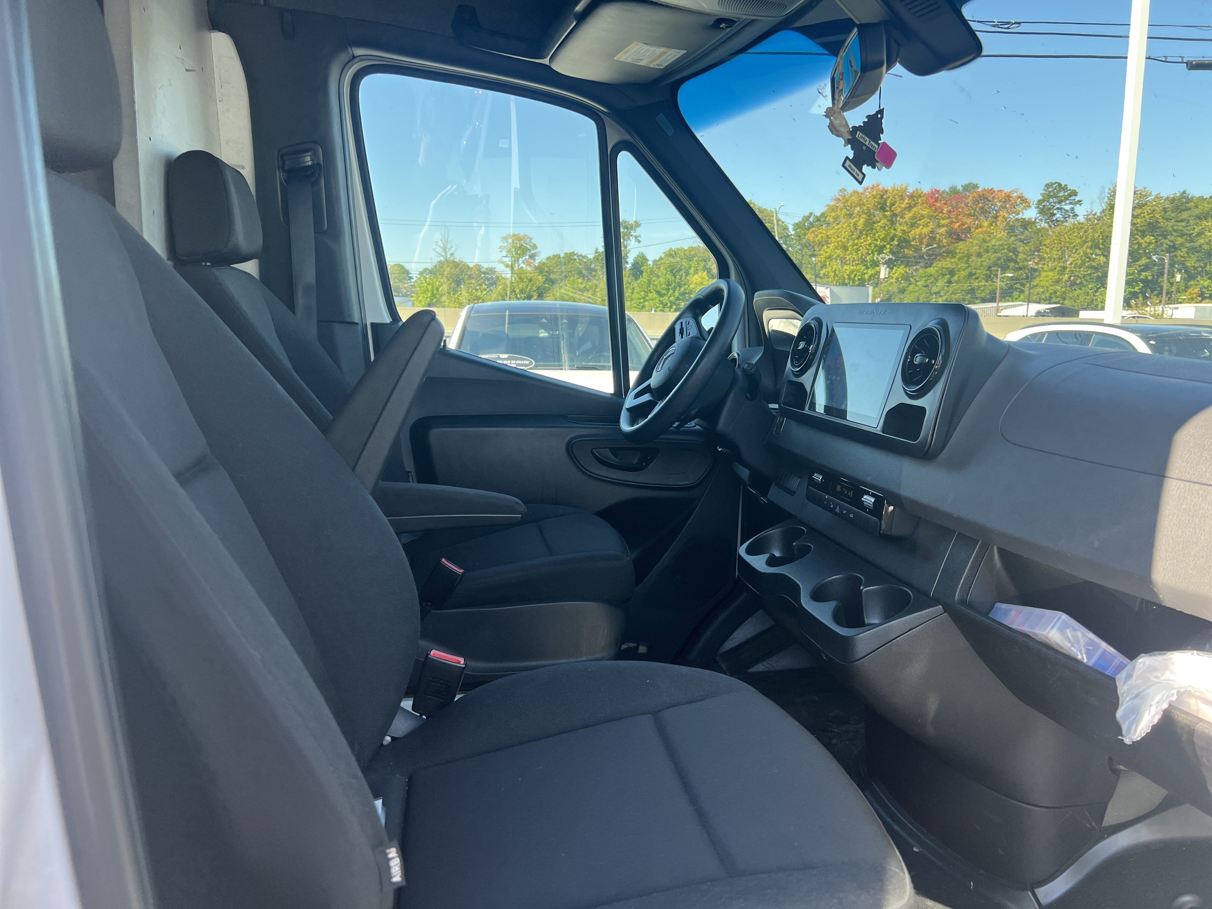 Used 2020 Mercedes-Benz Sprinter 2500 image 35