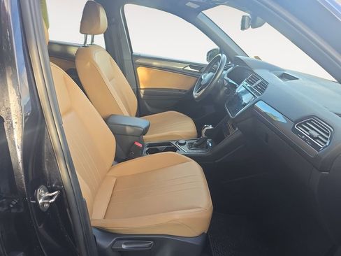 Used 2022 Volkswagen Tiguan SE image 15