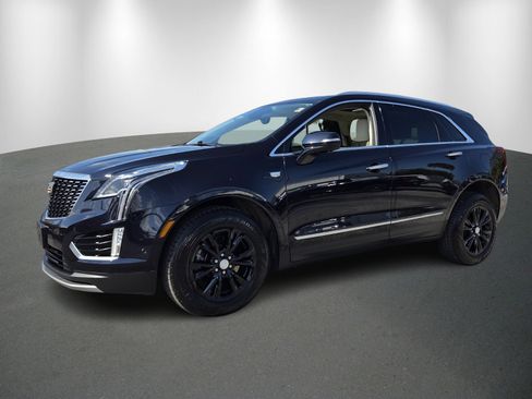 Used 2021 Cadillac XT5 Premium Luxury image 3