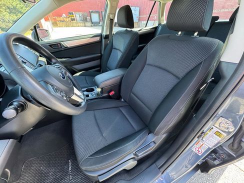 Used 2017 Subaru Outback 2.5i AWD/4WD image 8