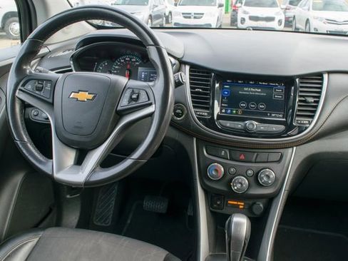Used 2020 Chevrolet Trax LT w/ LT Convenience Package image 26