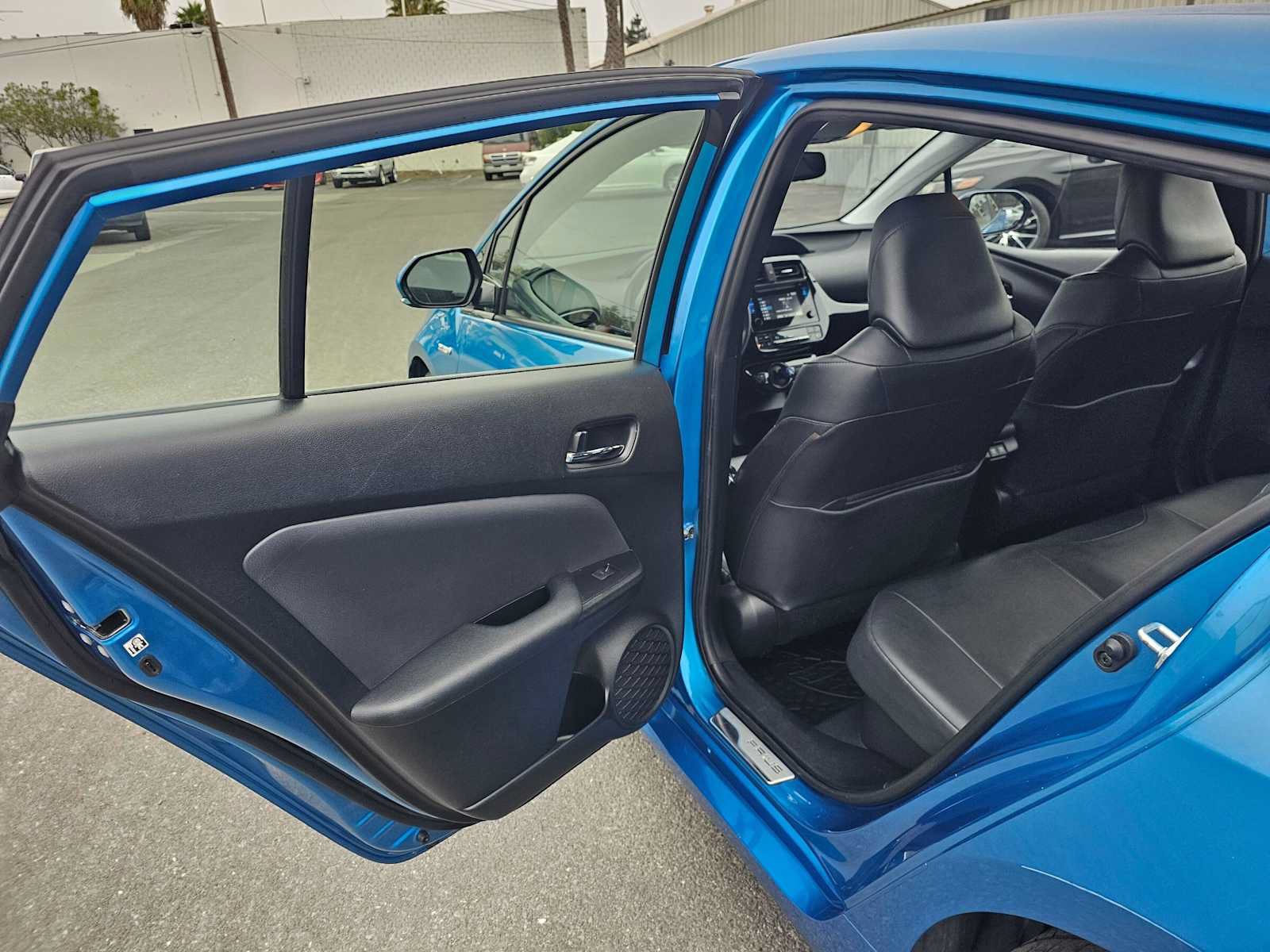 Used 2019 Toyota Prius XLE w/ Premium Convenience Package FWD image 15