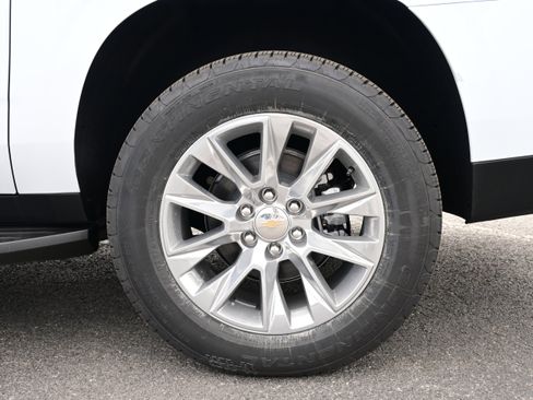 New 2026 Chevrolet Suburban Premier w/ Sun And Tow Package AWD/4WD image 10