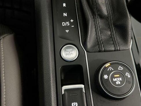 Used 2020 Volkswagen Atlas Cross Sport SEL Premium image 26