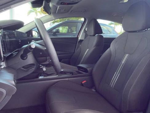 Used 2024 Hyundai Elantra SEL FWD image 4