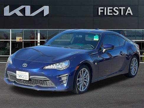 Used 2017 Toyota 86 image 2