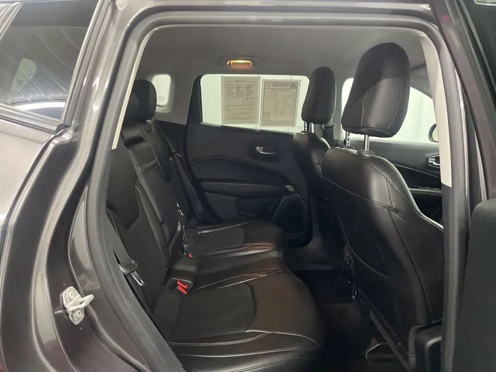 Used 2018 Jeep Compass Latitude w/ Popular Equipment Group AWD/4WD image 13