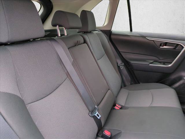 Used 2025 Toyota RAV4 XLE AWD/4WD image 18