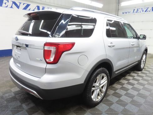 Used 2016 Ford Explorer XLT w/ Equipment Group 202A AWD/4WD image 5