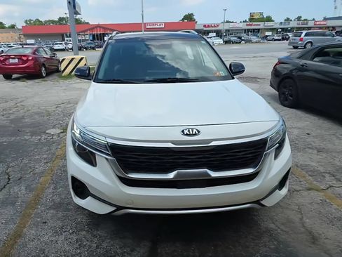 Used 2021 Kia Seltos S AWD/4WD image 2
