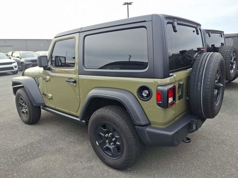 Used 2025 Jeep Wrangler Sport image 9