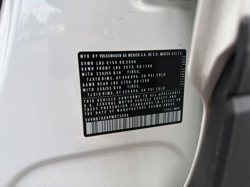 Used 2023 Volkswagen Tiguan SE w/ Panoramic Sunroof Package FWD image 33