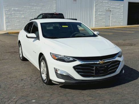 Certified 2020 Chevrolet Malibu LS w/ Driver Confidence Package II image 3