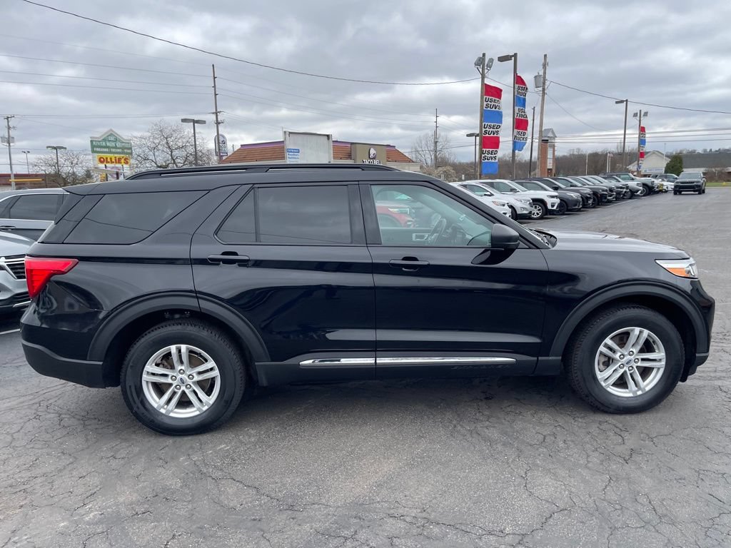 Used 2022 Ford Explorer XLT w/ Equipment Group 202A AWD/4WD image 8