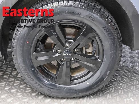 Used 2023 Kia Sorento LX AWD/4WD image 8