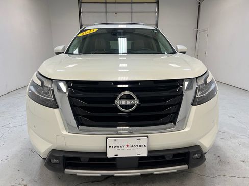 Used 2023 Nissan Pathfinder SL w/ SL Premium Package AWD/4WD image 13