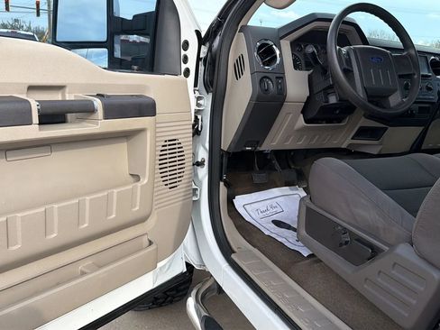 Used 2010 Ford F250 XLT image 49
