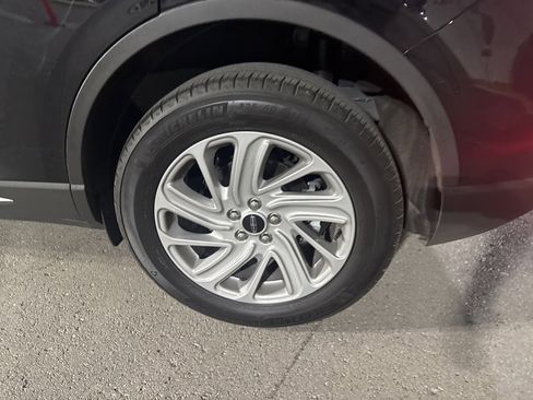 Used 2023 Lincoln Corsair AWD image 9