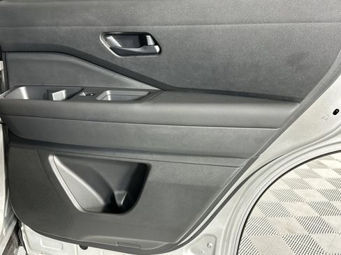 Used 2024 Nissan Pathfinder S FWD image 31