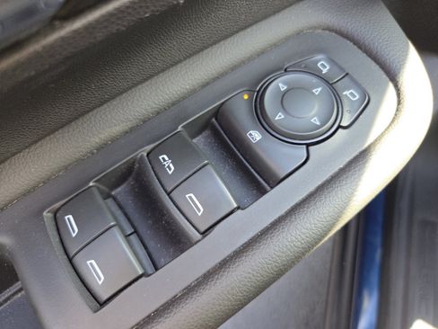 Used 2023 GMC Terrain SLE FWD image 25