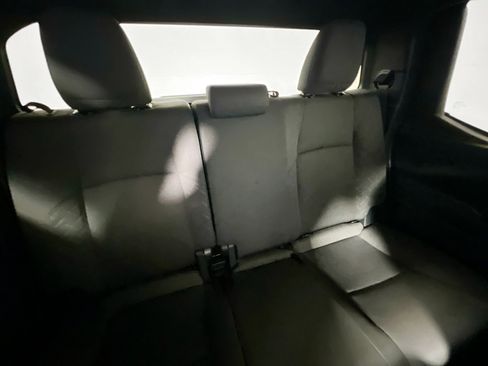 Used 2024 Toyota Tacoma SR5 image 33