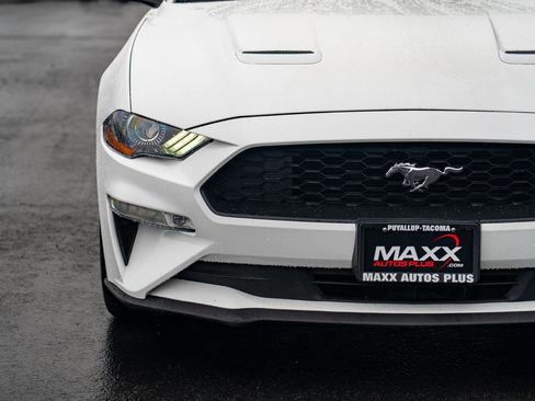 Used 2018 Ford Mustang Premium image 5