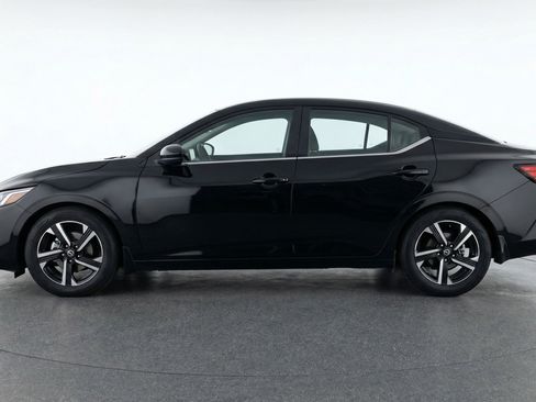 Used 2025 Nissan Sentra SV FWD image 5