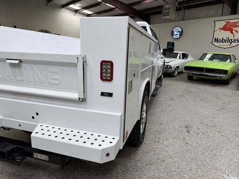 Used 2024 Chevrolet Silverado 2500 LT w/ Convenience Package AWD/4WD image 16
