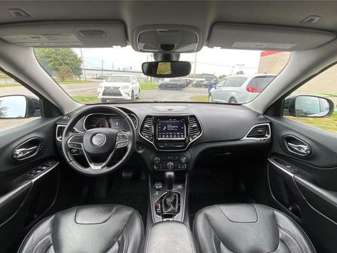 Used 2019 Jeep Cherokee Limited AWD/4WD image 32