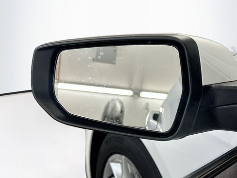 Used 2023 Chevrolet Malibu LT FWD image 16