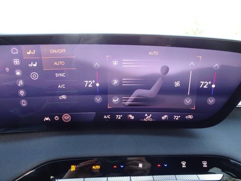 Used 2025 Buick Enclave AWD Preferred image 29
