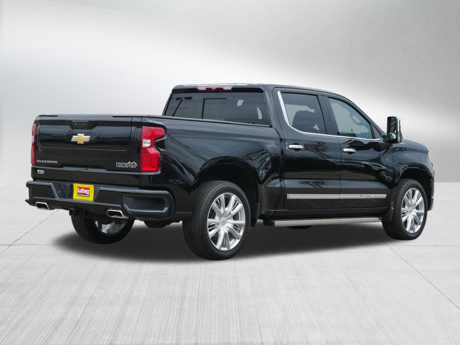 Certified 2025 Chevrolet Silverado 1500 High Country w/ High Country Premium Package AWD/4WD image 7