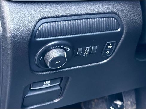 Used 2023 Jeep Wagoneer Series II w/ Premium Group I image 10