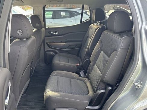 Used 2023 GMC Acadia SLE w/ Driver Convenience Package image 5