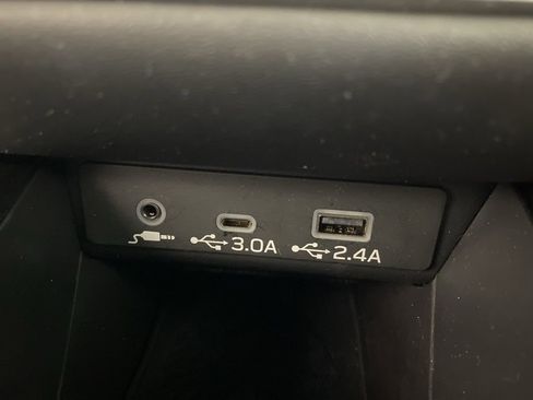 Used 2025 Subaru Outback Premium image 17