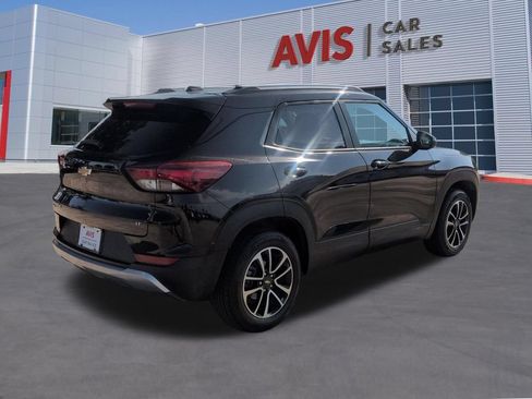 Used 2025 Chevrolet TrailBlazer LT AWD/4WD image 6