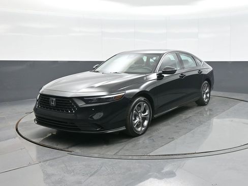 Used 2023 Honda Accord EX-L image 3