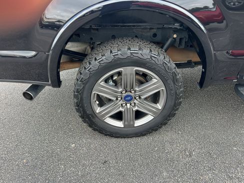 Used 2020 Ford F150 Lariat image 14