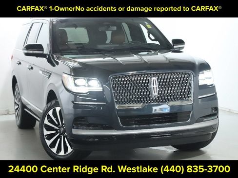 Used 2024 Lincoln Navigator Reserve AWD/4WD image 2