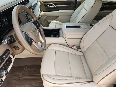 Used 2022 GMC Yukon XL Denali w/ Denali Ultimate Package image 13