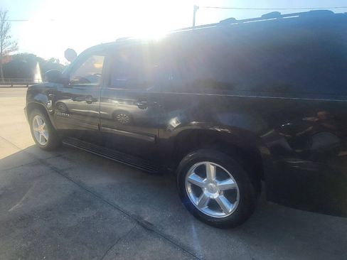 Used 2012 Chevrolet Suburban LT RWD image 30